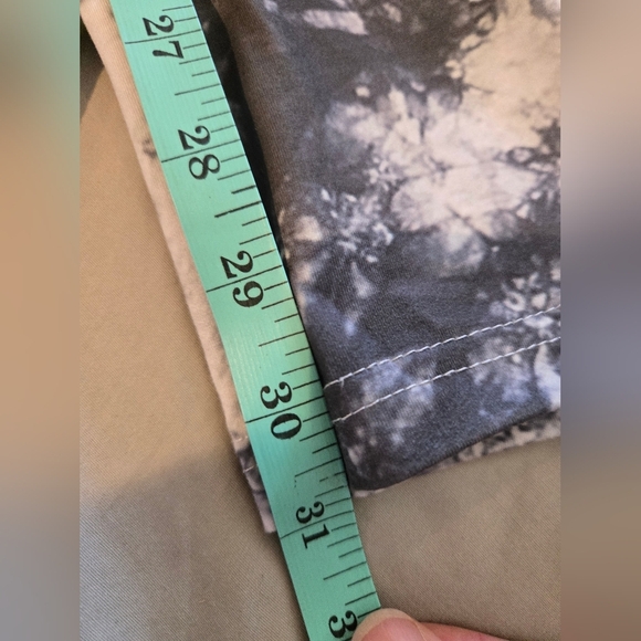 Black and White Tie-Dye Lounge Pants, Size L - Picture 10 of 10